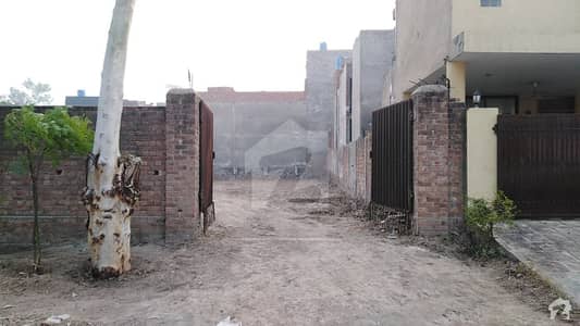 سلطان ٹاؤن لاہور میں 5 مرلہ رہائشی پلاٹ 55 لاکھ میں برائے فروخت۔