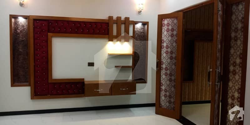 جوہر ٹاؤن فیز 2 - بلاک آر1 جوہر ٹاؤن فیز 2 جوہر ٹاؤن لاہور میں 5 کمروں کا 5 مرلہ مکان 1.7 کروڑ میں برائے فروخت۔