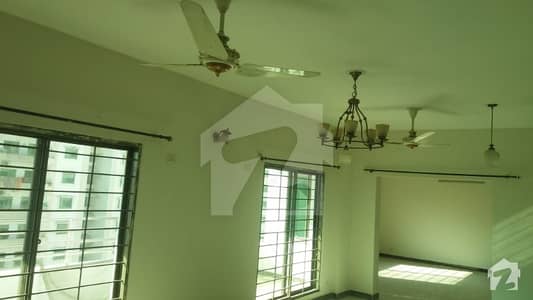 10 Marla 3 Bedrooms Flat Available For Sale Askari 11 Lahore