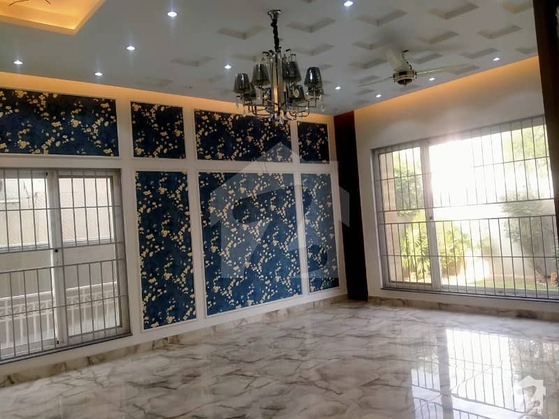 Nearest To  Packages Mall 8 Bed House For Sale