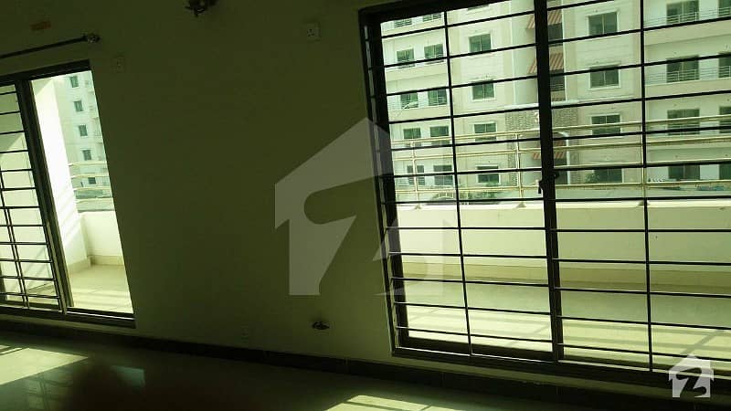 10 Marla 3 Bedroom Brand New Flat Available For Sale In Askari 10 Sector F Lahore