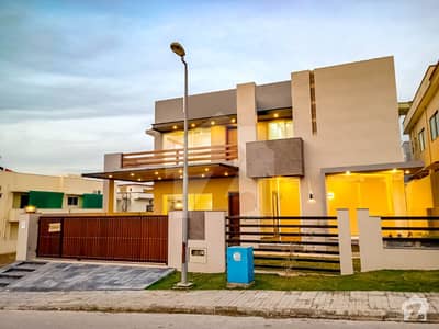One Kanal Designers Home Available For Sale One Kanal Designers Home Available For Sale