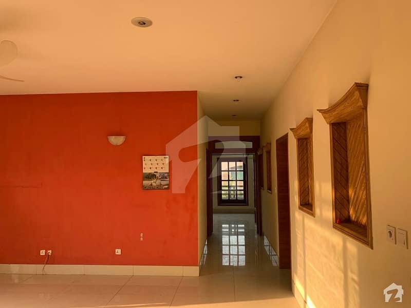 In G-9 2450 Square Feet House For Rent