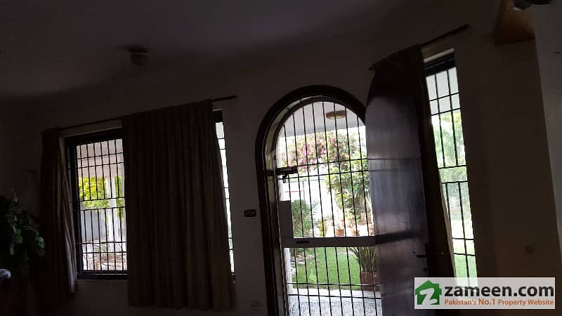 8 Kanal Farmhouse For Rent In Bedian Road Lahore
