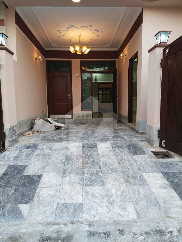 جوہر ٹاؤن فیز 2 جوہر ٹاؤن لاہور میں 4 کمروں کا 5 مرلہ مکان 1.48 کروڑ میں برائے فروخت۔