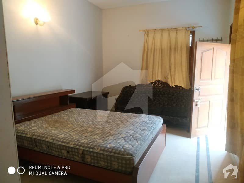 1000 Yard Bungalow Fully Furnished Room Available For Rent