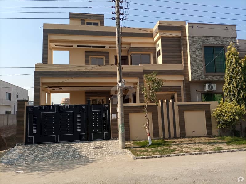 10 Marla House Available In DC Colony For Sale