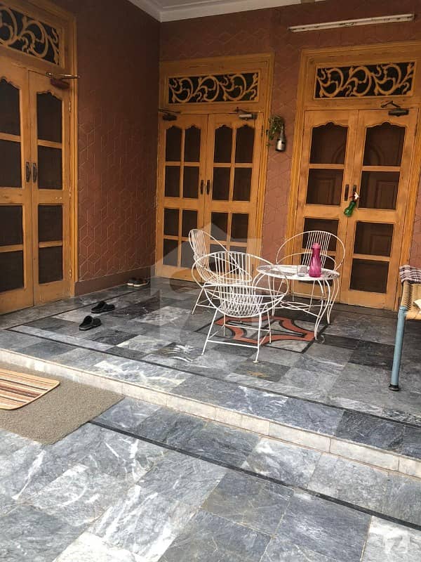 شاہ رُکنِِ عالم کالونی ۔ بلاک جی شاہ رُکنِ عالم کالونی ملتان میں 4 کمروں کا 1 کنال مکان 3.7 کروڑ میں برائے فروخت۔