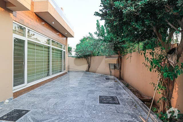 22 Marla Corner Facing Park Full Basement Bungalow For Sale In Dha Phase6 Lahore