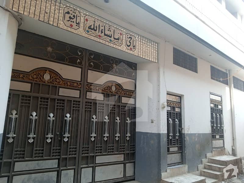 یونیورسٹی روڈ پشاور میں 11 کمروں کا 15 مرلہ مکان 3.6 کروڑ میں برائے فروخت۔