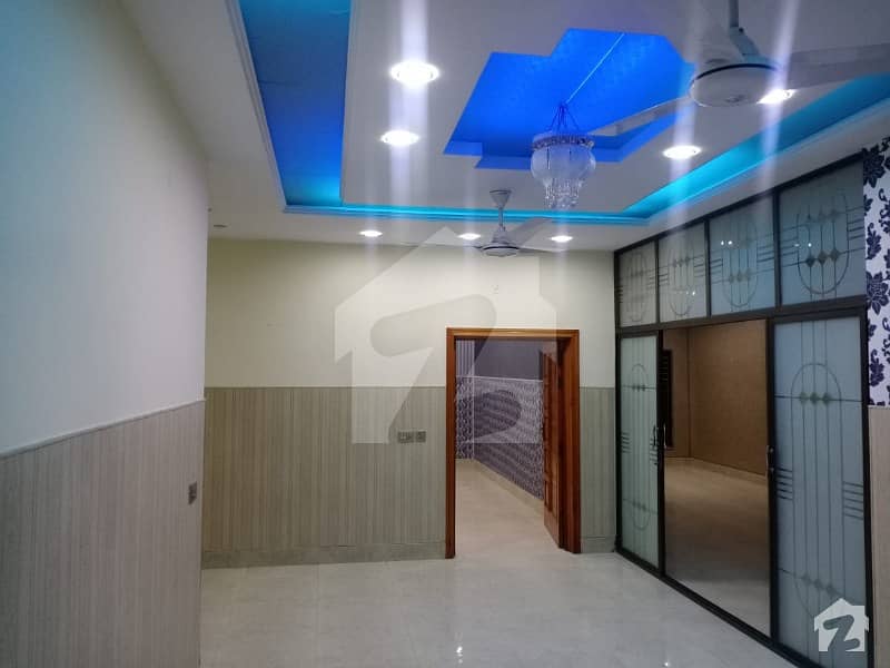 20 Marla Lower Portion Available For Rent In Madina Town
