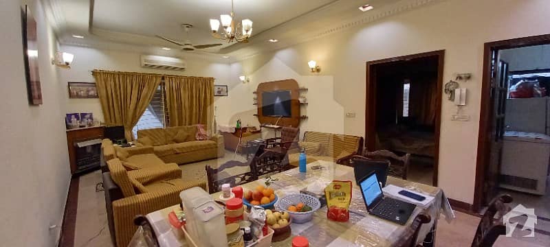 ڈی ایچ اے فیز 5 ڈیفنس (ڈی ایچ اے) لاہور میں 4 کمروں کا 10 مرلہ مکان 1.4 لاکھ میں کرایہ پر دستیاب ہے۔