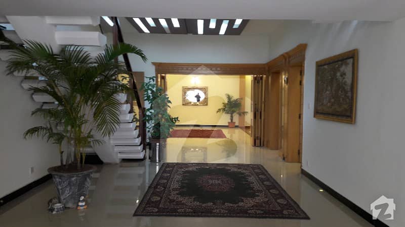 F6 Like A Brand New 06 Bedroom Luxurious House With Beautiful Garden