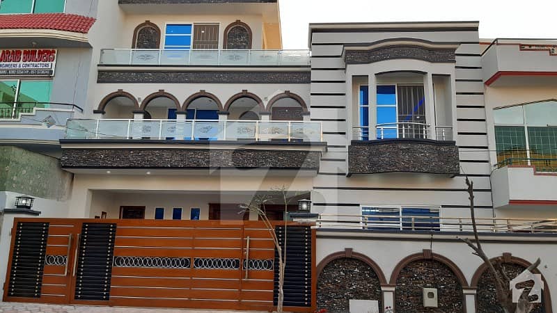 سوان گارڈن اسلام آباد میں 7 کمروں کا 12 مرلہ مکان 2.6 کروڑ میں برائے فروخت۔