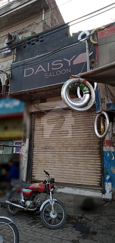 راوی روڈ لاہور میں 1 مرلہ دکان 25 ہزار میں کرایہ پر دستیاب ہے۔