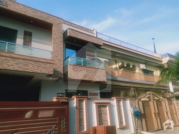 Sector I-8/2 - 12 Marla Corner  House Is Available For Sale Near Park Near School Near Shifa Hospital Near Metro
