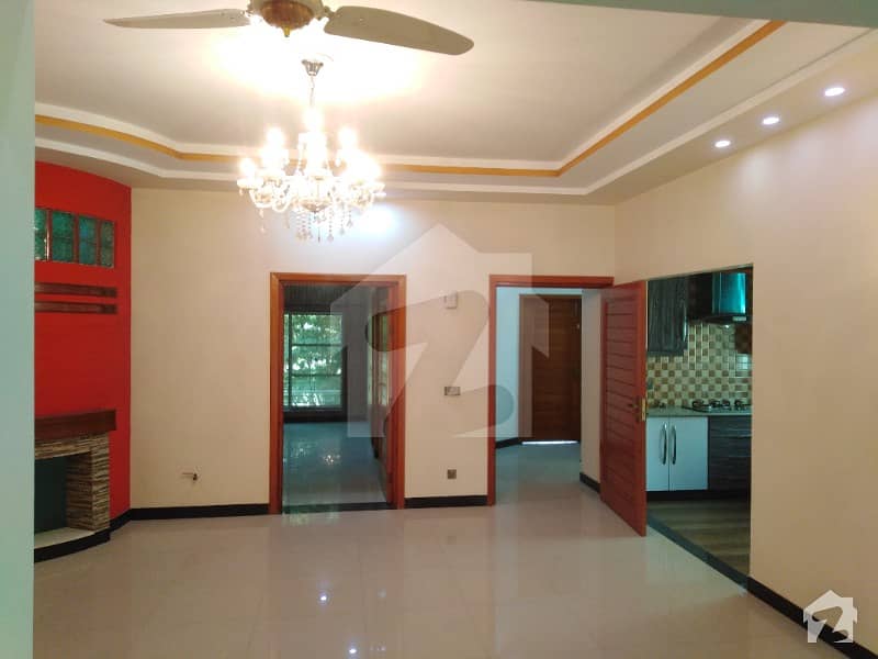 12 Marla Owner Built BeautiFul House Chambeli Block Bahria Town Lahore