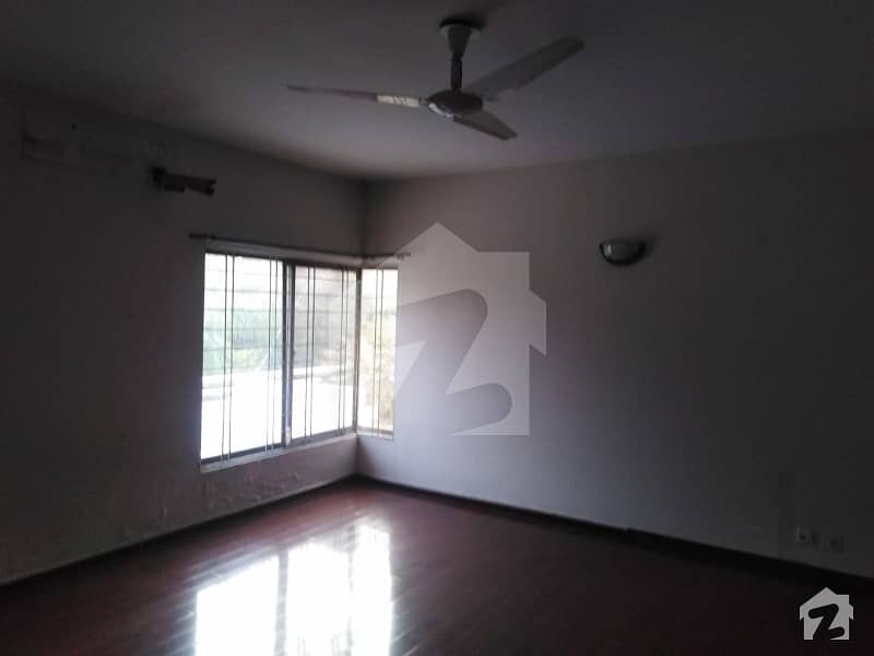 Aesthetic Upper Portion Of 4500  Square Feet For Rent Is Available