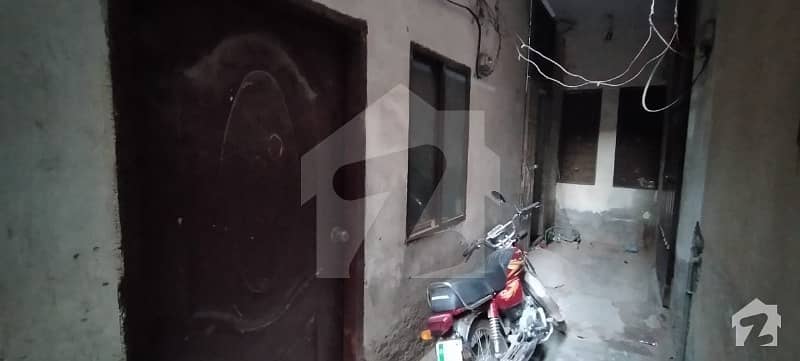 ڈھولنوال لاہور میں 4 کمروں کا 2 مرلہ مکان 35 لاکھ میں برائے فروخت۔