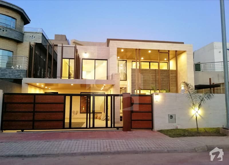بحریہ ٹاؤن فیز 3 بحریہ ٹاؤن راولپنڈی راولپنڈی میں 5 کمروں کا 1 کنال مکان 5.9 کروڑ میں برائے فروخت۔