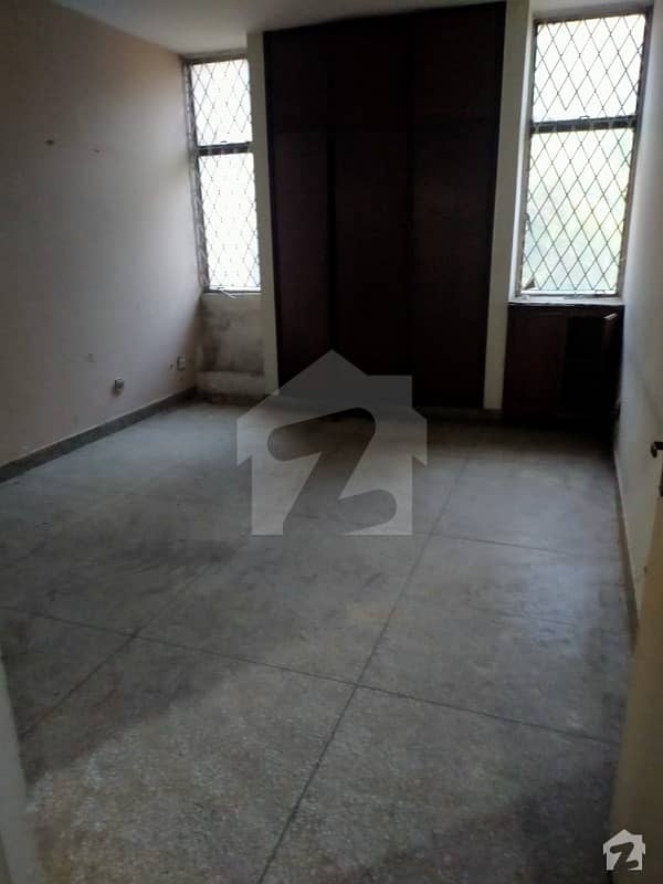 10 Marla 3 Bedrooms 2nd Floor Apartment For Sale Located In Askari 2 Bridge Colony Lahore Cantt
