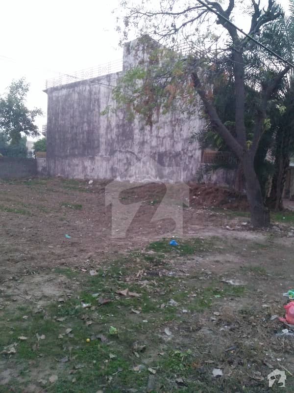 10 Marla Old Balloting Plot 70 Feet Road Facing Park For Sale