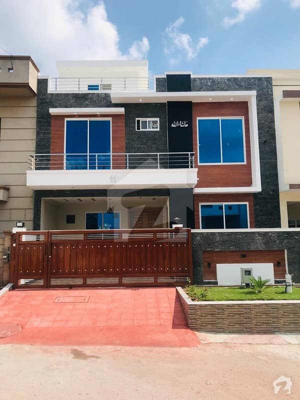 Brand New Luxury Double Storey House For Sale Solid Construction
