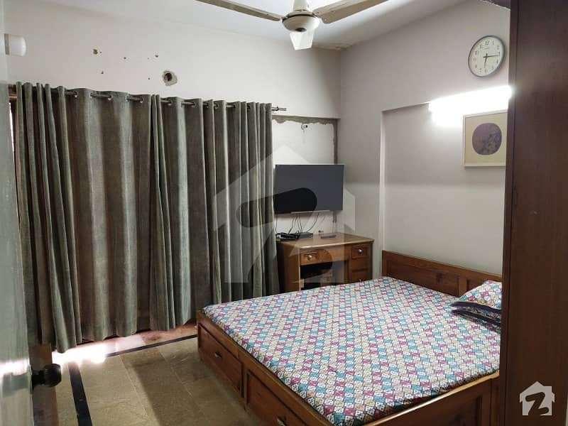 صدر صدر ٹاؤن کراچی میں 2 کمروں کا 6 مرلہ مکان 1.2 کروڑ میں برائے فروخت۔