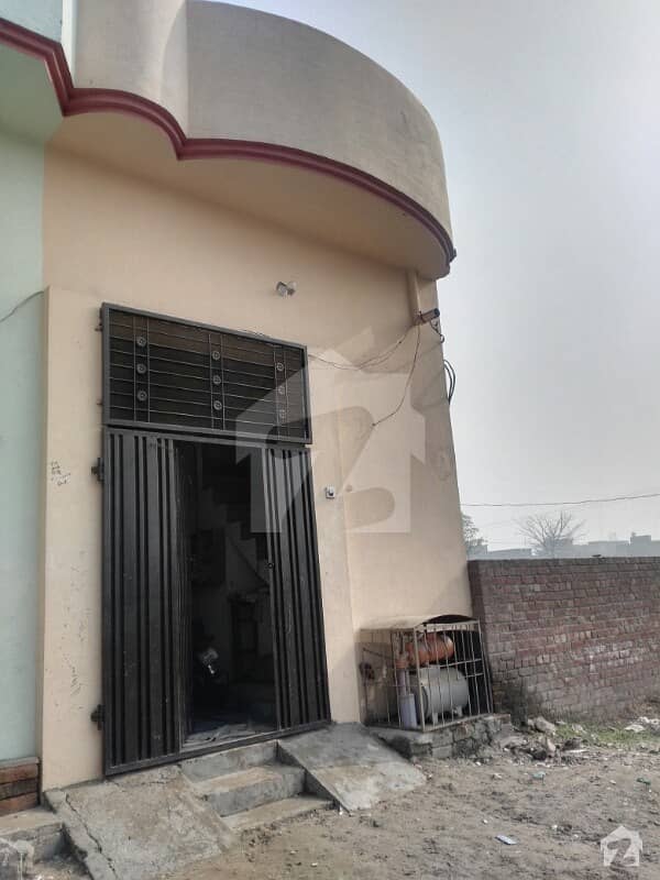 Stunning 450  Square Feet House In Ratta Bajwa Available