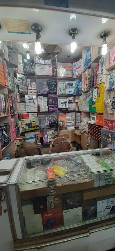 Shop Of 50  Square Feet For Rent In Shah Alam Market