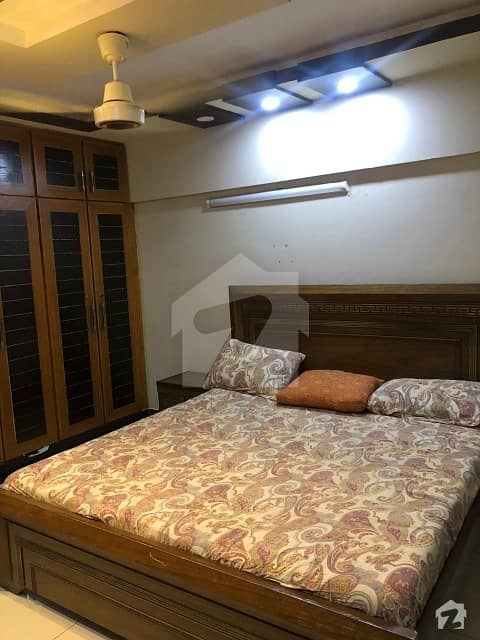 کلفٹن ۔ بلاک 2 کلفٹن کراچی میں 3 کمروں کا 8 مرلہ فلیٹ 1.4 کروڑ میں برائے فروخت۔