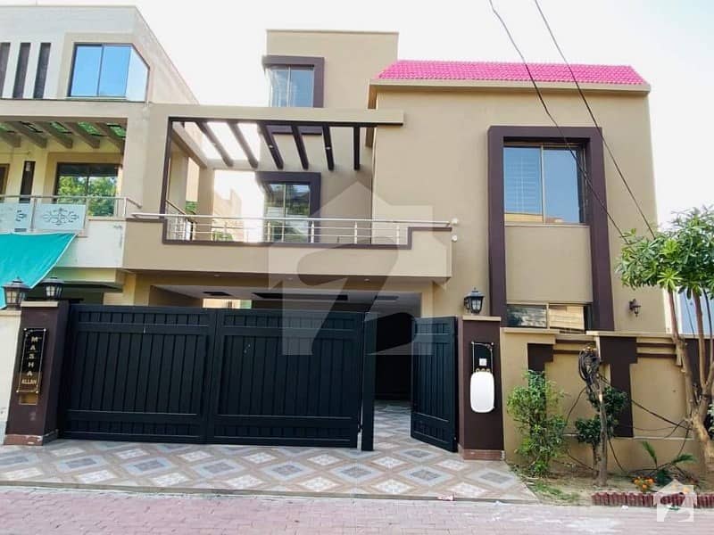 10 Marla Ideal Location Luxury  House For Sale In Oveseas B Block Of Bahria Town Lahore Near Park