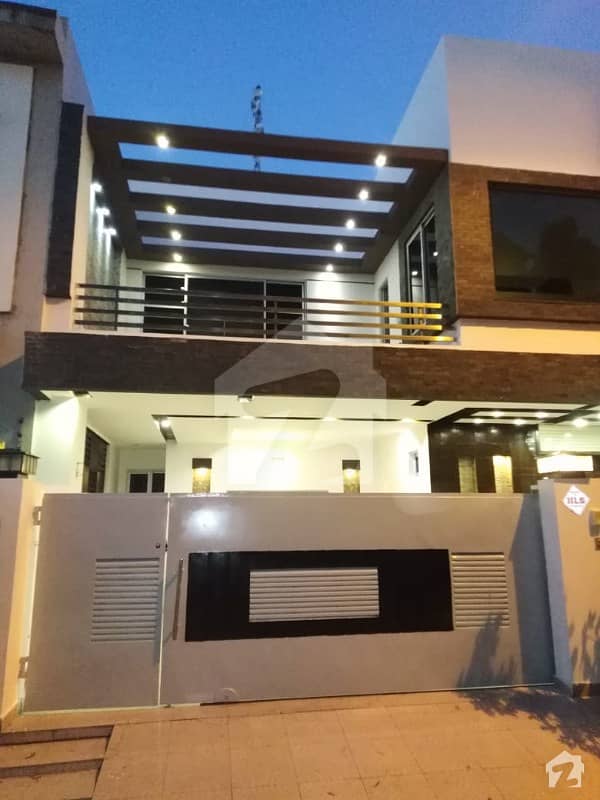 9MARLA PROPER DOUBLE UNIT BRAND NEW HOUSE FOR RENT in  DHA Phase5  Syed offer Offer Top Class Design Villa