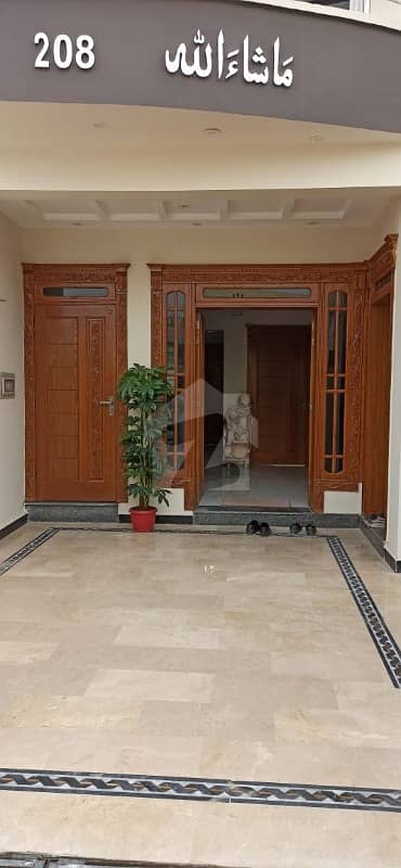 ڈی ۔ 12 اسلام آباد میں 3 کمروں کا 4 مرلہ مکان 2.3 کروڑ میں برائے فروخت۔