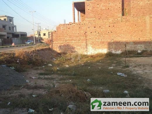 ایڈن پلیس ہاؤسنگ سکیم لاہور میں 5 مرلہ رہائشی پلاٹ 45 لاکھ میں برائے فروخت۔