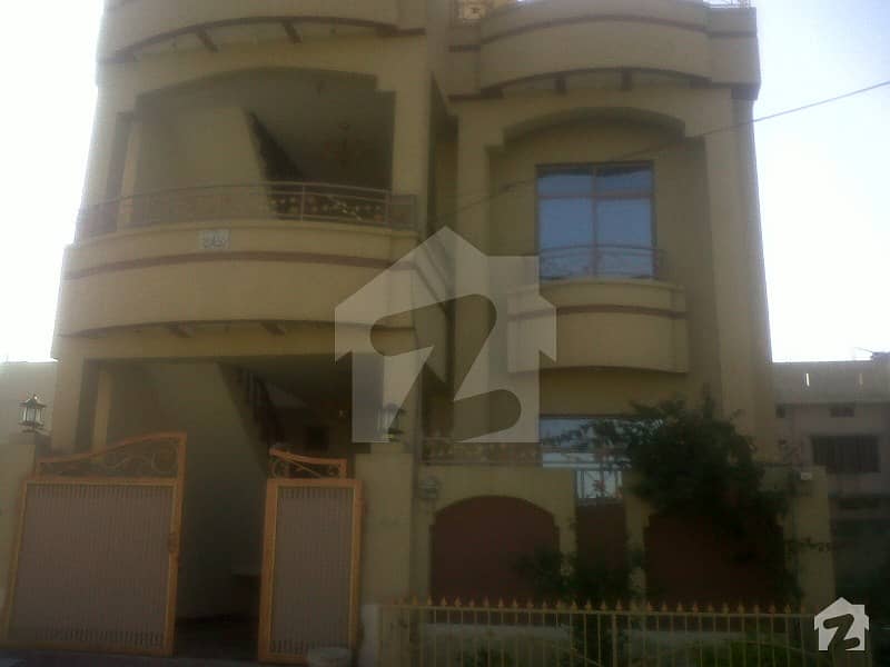 شاہ ولی کالونی واہ میں 6 کمروں کا 8 مرلہ مکان 2.5 کروڑ میں برائے فروخت۔