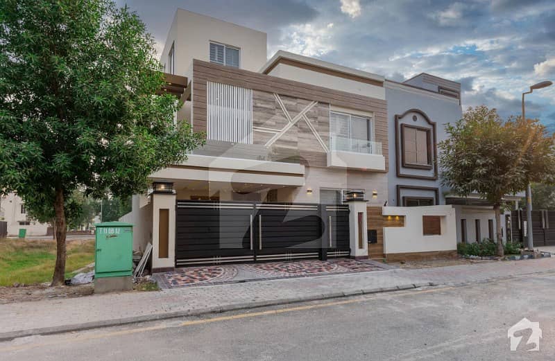10 Marla Owner Built Bungalow For Sale In Dha Defence
