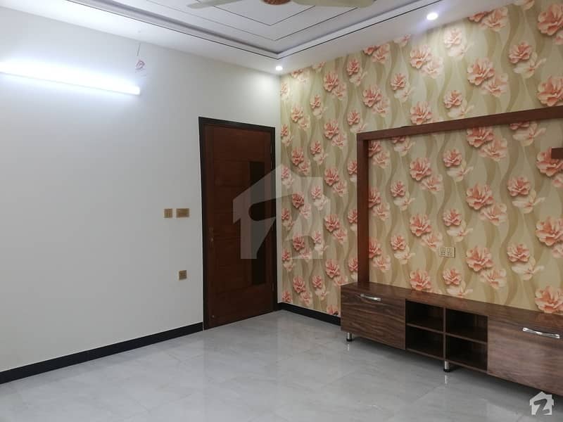جوڈیشل ہاؤسنگ کالونی گوجرانوالہ میں 3 کمروں کا 10 مرلہ مکان 35 ہزار میں کرایہ پر دستیاب ہے۔