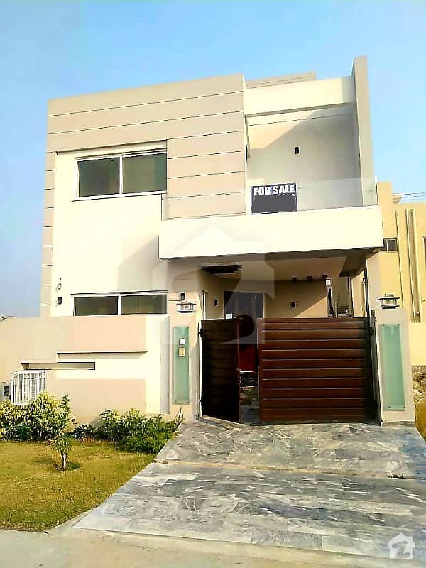 ڈی ایچ اے فیز 7 - بلاک ٹی فیز 7 ڈیفنس (ڈی ایچ اے) لاہور میں 3 کمروں کا 5 مرلہ مکان 1.55 کروڑ میں برائے فروخت۔