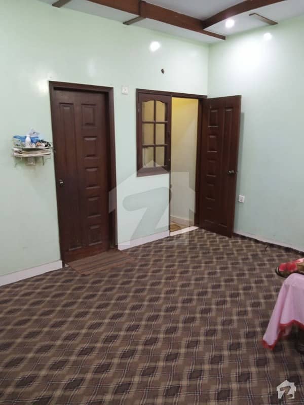 پی آئی بی کالونی گلشنِ اقبال ٹاؤن کراچی میں 2 کمروں کا 4 مرلہ فلیٹ 70 لاکھ میں برائے فروخت۔