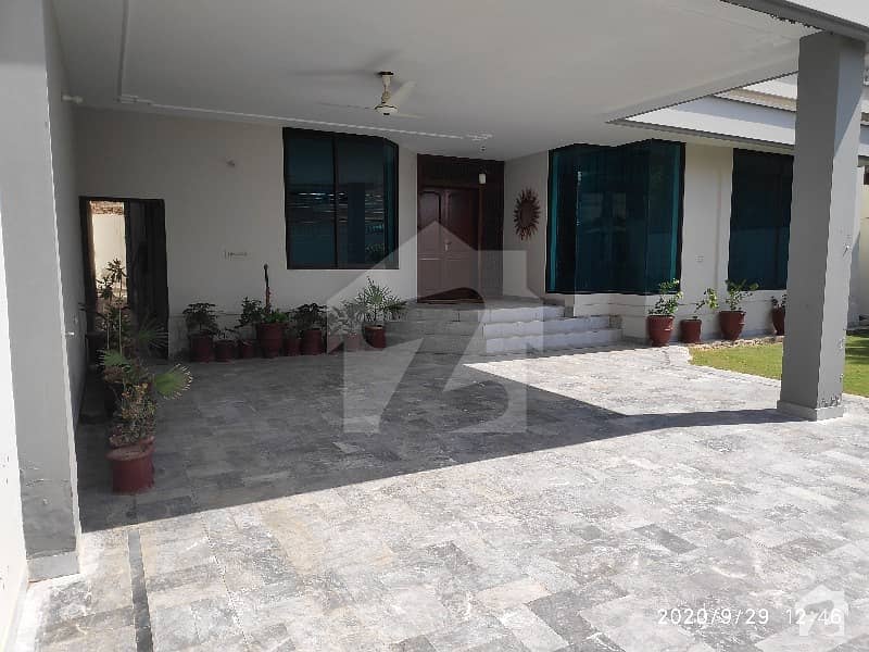 فضیلت ٹاؤن رحیم یار خان میں 12 کمروں کا 1 کنال مکان 3.25 کروڑ میں برائے فروخت۔