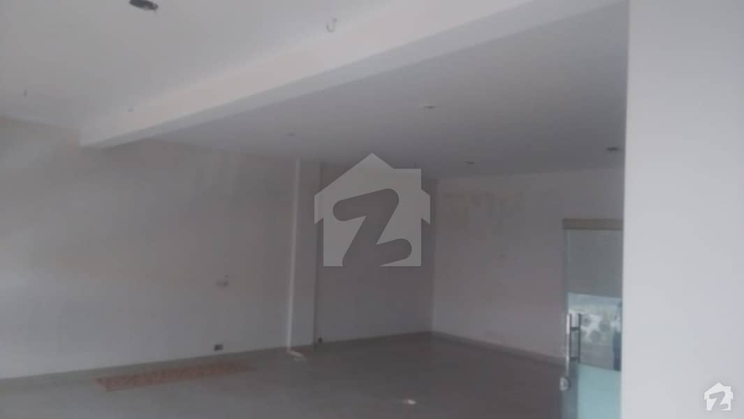 4 Marla Building In Central DHA Defence For Rent