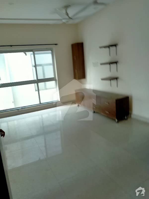 10 Marla Upper Portion For Rent I'm Grove Block Paragon City Lahore Is Available