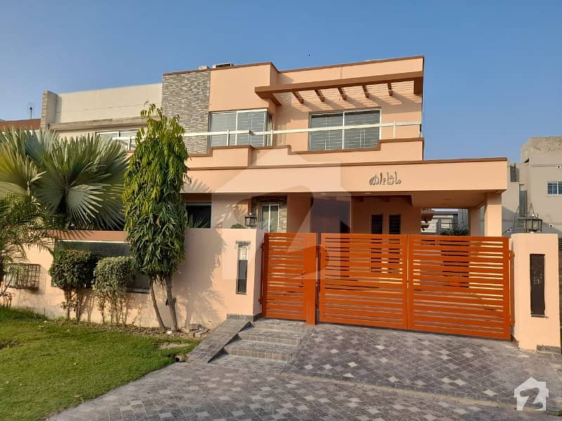 10 Marla House For Rent In Dha Phase 5 Lahore 4 Bedrooms Main Approoh