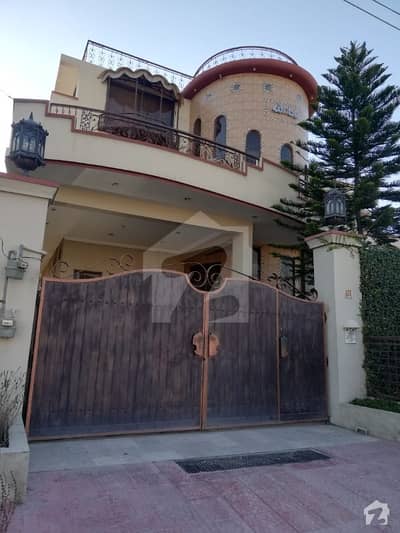 بحریہ لائف اسٹائل اسلام آباد ایکسپریس وے اسلام آباد میں 7 کمروں کا 1 کنال مکان 3.4 کروڑ میں برائے فروخت۔