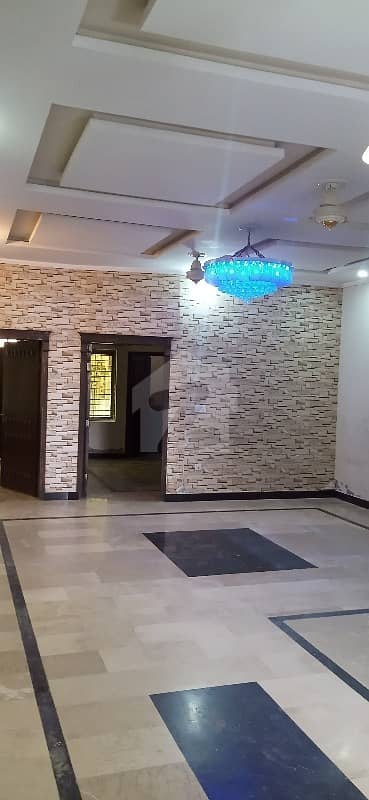 سوان گارڈن ۔ بلاک ایچ سوان گارڈن اسلام آباد میں 6 کمروں کا 10 مرلہ مکان 60 ہزار میں کرایہ پر دستیاب ہے۔