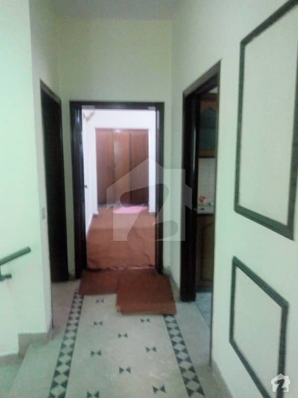 ماڈل ٹاؤن ۔ بلاک ایل ماڈل ٹاؤن لاہور میں 3 کمروں کا 10 مرلہ بالائی پورشن 35 ہزار میں کرایہ پر دستیاب ہے۔