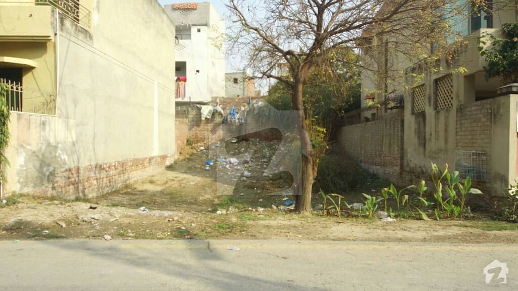 ڈی ایچ اے فیز 3 - بلاک زیڈ فیز 3 ڈیفنس (ڈی ایچ اے) لاہور میں 7 مرلہ رہائشی پلاٹ 2 کروڑ میں برائے فروخت۔
