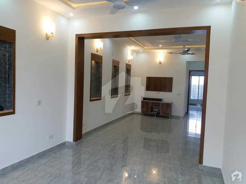 آئی ای پی انجنیئرز ٹاؤن ۔ سیکٹر اے آئی ای پی انجینئرز ٹاؤن لاہور میں 2 کمروں کا 10 مرلہ مکان 1.75 کروڑ میں برائے فروخت۔