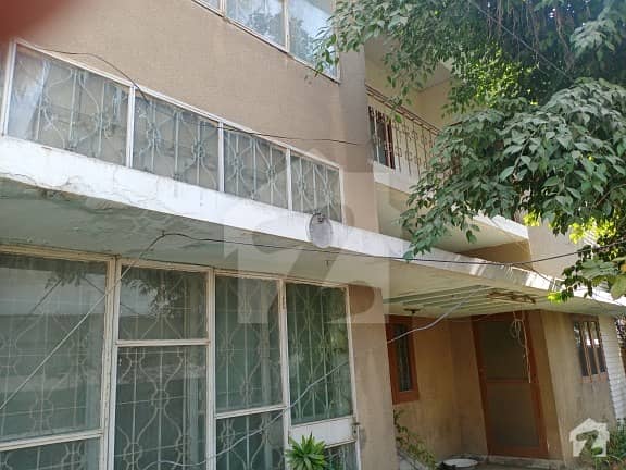 کے ڈی اے سکیم 1 کراچی میں 6 کمروں کا 1.2 کنال مکان 14.25 کروڑ میں برائے فروخت۔